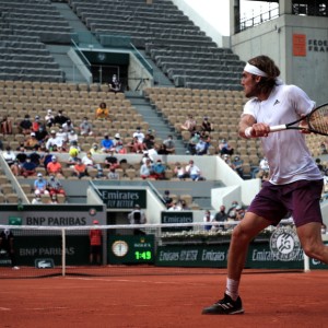  西西帕斯单反建功，雅典赛主场折桂