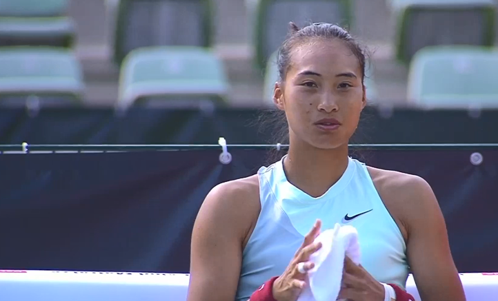  贝雷蒂尼发球重炮，女王杯草地赛轰出25记ACE