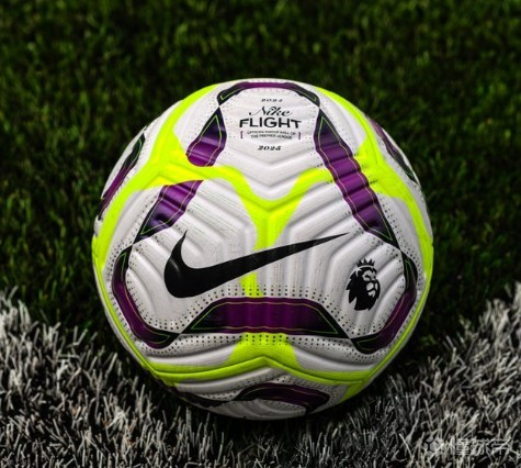  球迷文化薪火相传，助威声浪震撼绿茵场