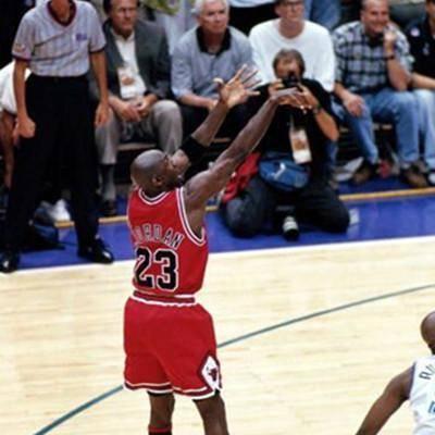  贾巴尔攻防俱佳，迪拜免税网球锦标赛封后