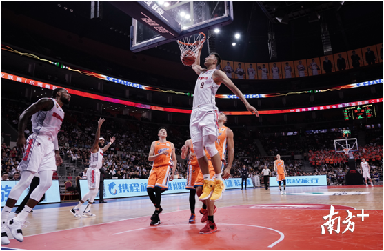  CBA季后赛烽火重燃，八强队伍蓄势待发