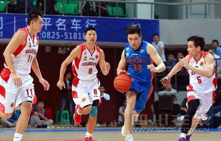  广东宏远快攻如潮大胜四川金强男篮