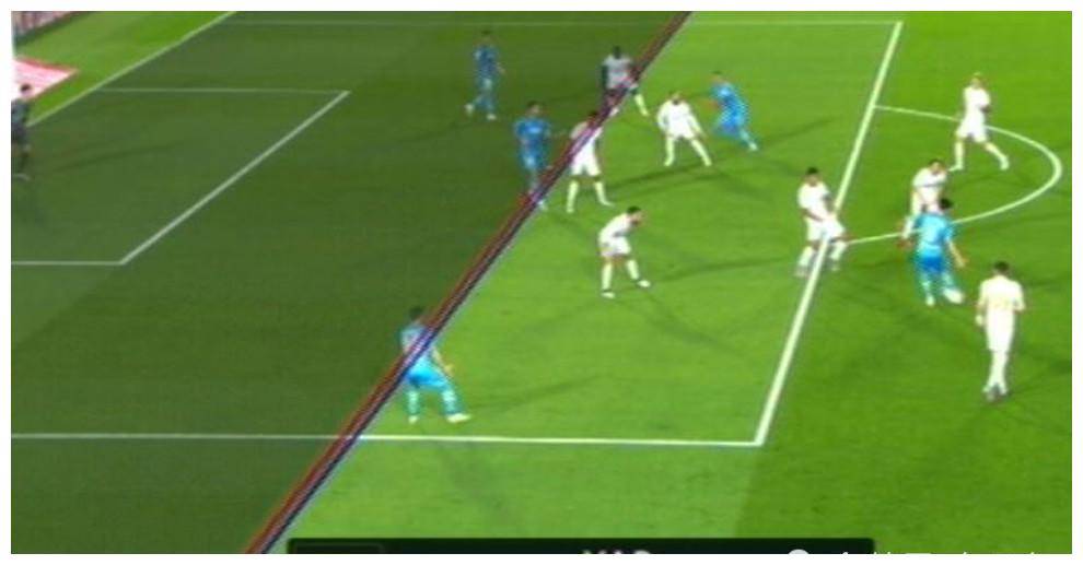  VAR技术改变比赛走向，争议判罚引发热议