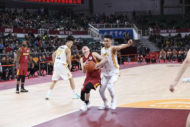  三分命中率创新高，外线火力覆盖全场